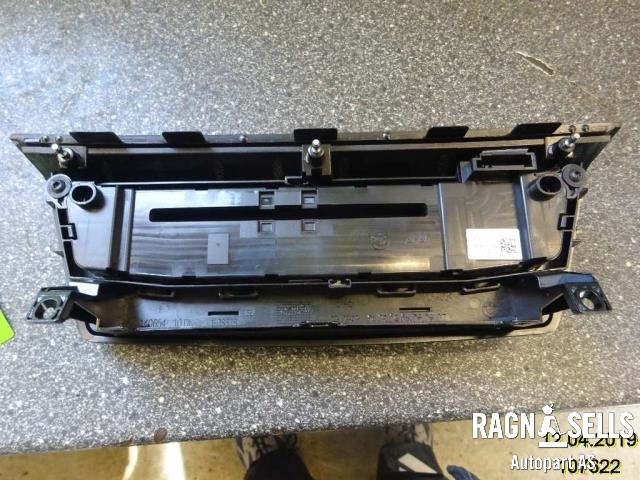 Bilstereo diverse til BMW 2-Serie, Active/Gran Tourer 2014-->> (F45/F46) (F45/F46) (64 11 9 371 457||20020110)