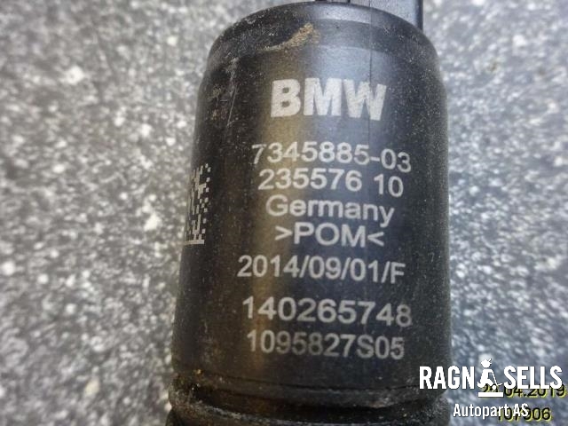 Spylerpumpe foran til BMW X1 2009-2015 (E84) (E84) (67 12 7 302 589|7 345 855|23557610)