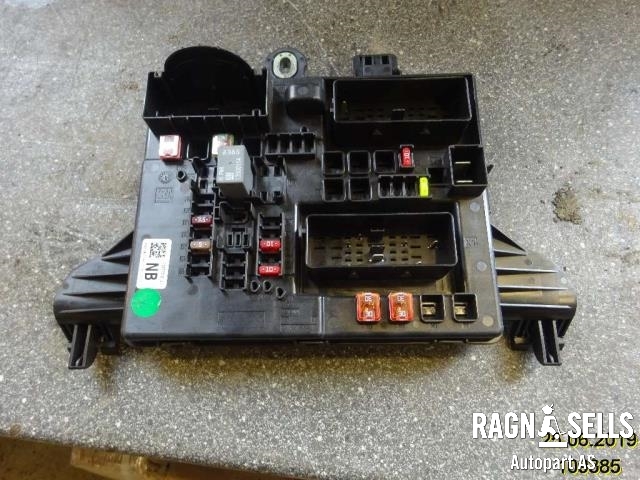 Sikringsboks til Opel Insignia A 2009-2014 (6238734|1327731801|13277318)