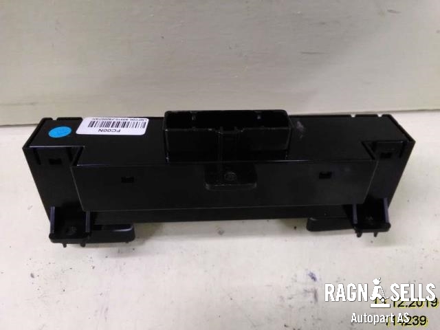 Bryter setevarme til Hyundai Ix35 2010-2015  (846202Y060TAN||933102S000TAN)