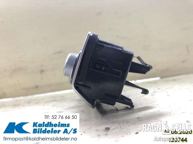 Varmeapparat betjening til Audi Q2 2016-->> (8V0 820 043 AB|901562110008)