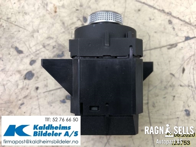 Bryter diverse til Audi Q2 2016-->>  (81B 919 616 A|)