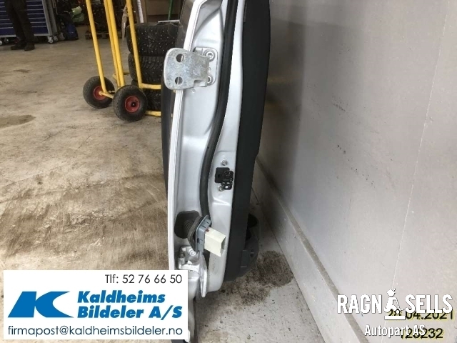 Dør høyre bak til Land Rover Discovery 2005-2009 (Type III)  (BFA780100|)