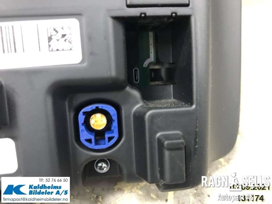 Multimedia display (MCU - Media Controller Unit) til Mercedes B-Klasse, electric drive 2014-2018 (W242) (W242) (A166 900 78 14|A1669007814|A1669012002)