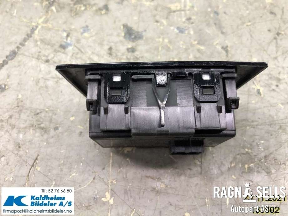 Bryter nødblink til VW Caddy 2020-->> (Type IV)  (5H0 925 200 Q)