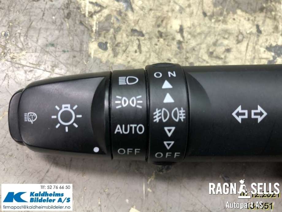 Bryter blink til Mitsubishi Outlander 2012-2015 (Type III, Fase 1)  (8614A257|)