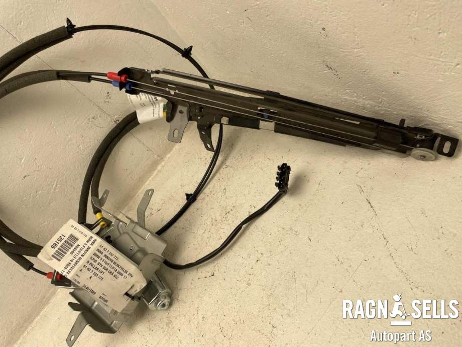 Bagasjerom rollon til BMW 5-Serie 2010-2017 (F10/F11) (F10/F11) (51 43 7 232 773|)