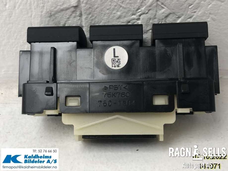 Bryter Antispinn til Toyota Land Cruiser 150 2014-->> (Fase 2)  (8497060380)