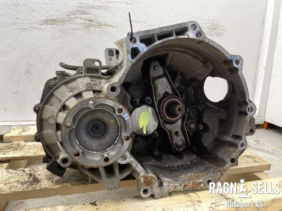 Girkasse manuell til VW Caddy 2015-2020 (Type III, Fase 3)  (0A4 300 050 J|0A4 300 050 JX|QYF)