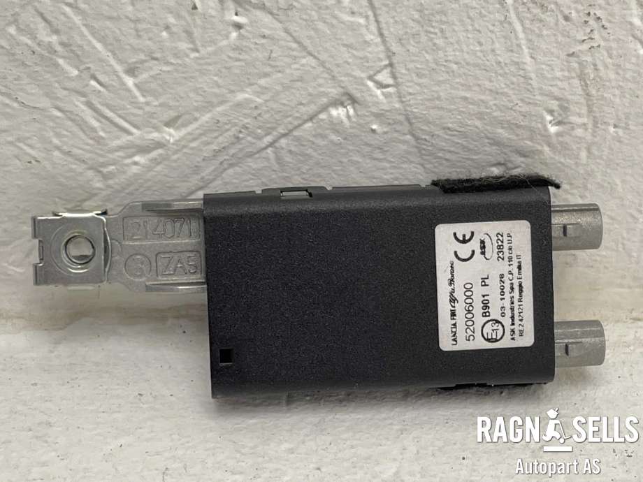 Antenne forsterker til Fiat 500 2021-->> (52006000|)