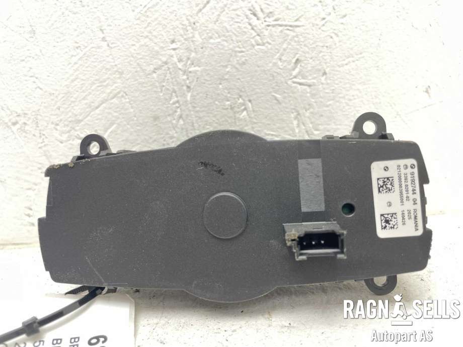 Bryter lys til BMW 5-Serie 2010-2017 (F10/F11) (F10/F11) (61 31 9 192 744|919274404|3392020102|)