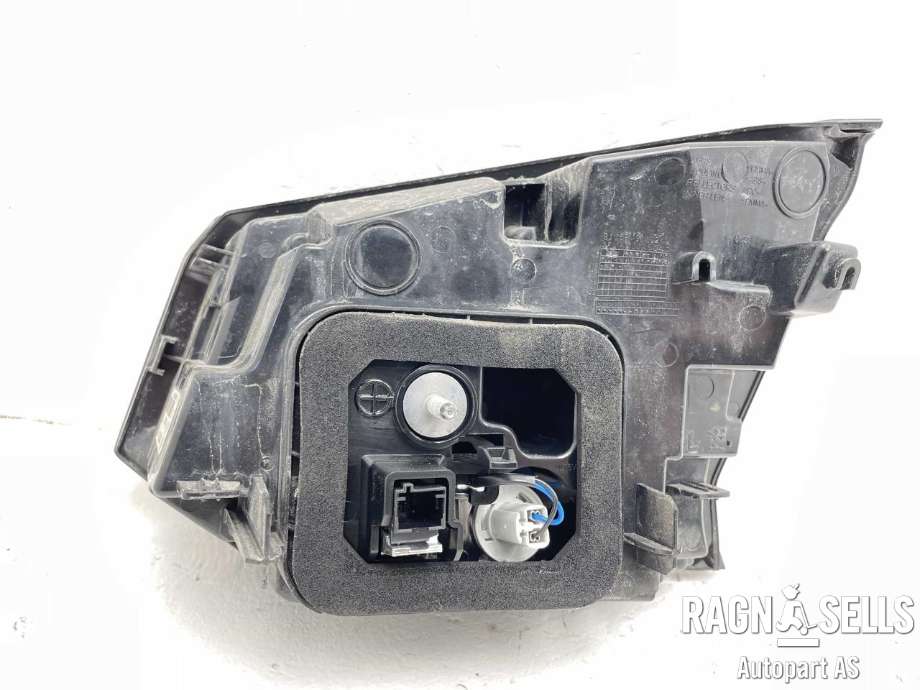 Baklykt venstre indre til Peugeot 5008 2017-->> (Type II)  (98 110 278 80|)