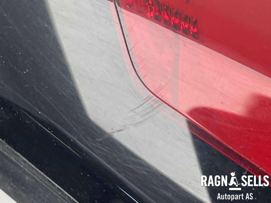 Baklykt venstre indre til Peugeot 5008 2017-->> (Type II)  (98 110 278 80|)