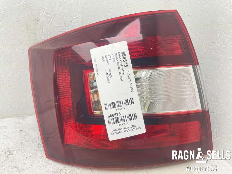 Baklykt venstre til Škoda Rapid 2012-2019 (5JJ945095A|5JJ 945 111 A|)