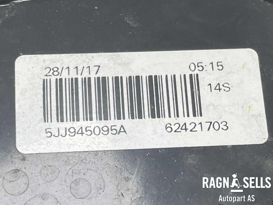 Baklykt venstre til Škoda Rapid 2012-2019 (5JJ945095A|5JJ 945 111 A|)