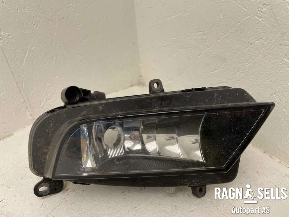 Tåkelykt høyre foran til Audi A4 2007-2014 (Type IV) (B8) (B8) (8K0 941 700 B|1NE01083206|)