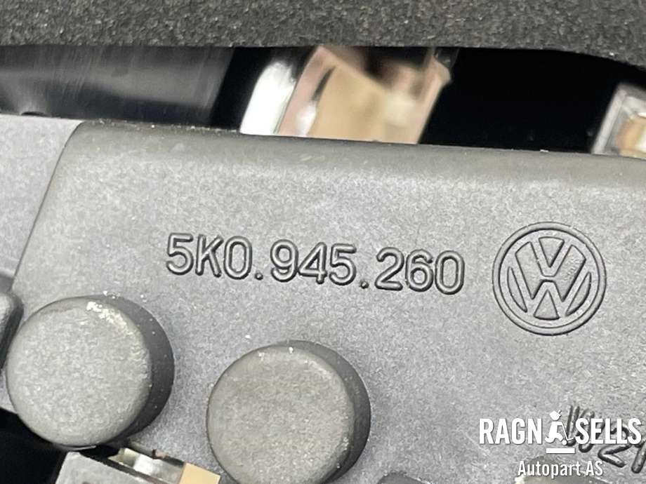 Baklykt høyre indre til VW Golf VI 2008-2012  (5K0 945 094 AA|)