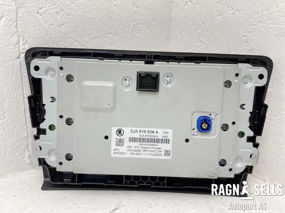 Bilstereo navigasjon til Škoda Rapid 2012-2019  (5JA 919 604 A|)