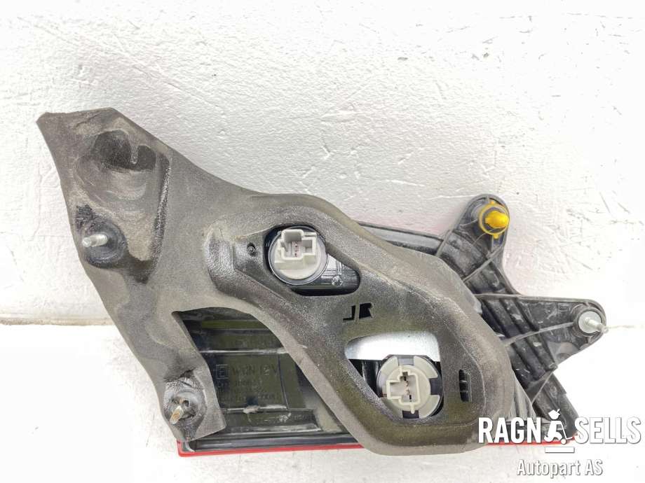 Baklykt høyre indre til Subaru Outback 2009-2014 (Type IV)  (84912AJ250|132-20072|)