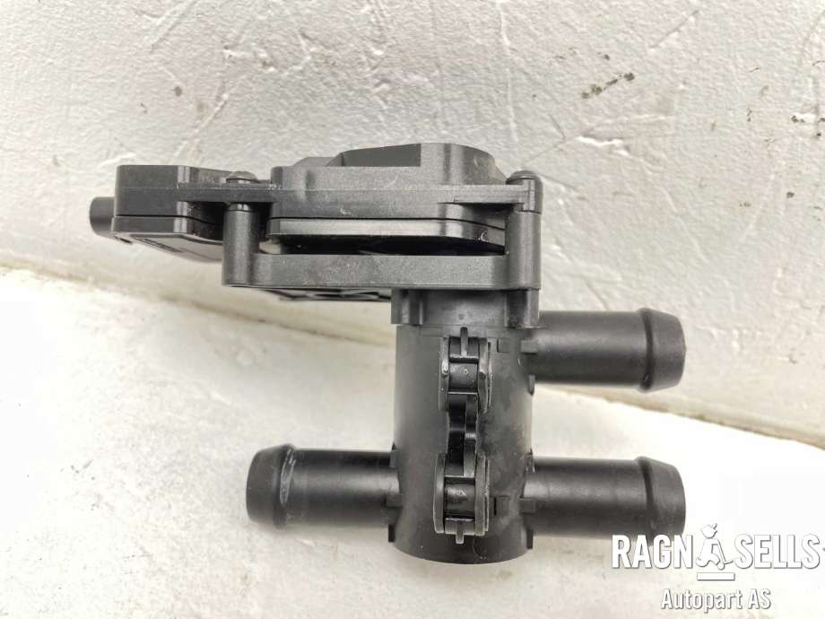 Ventil vann til Ford Explorer 2020-->>  (FOMOCO|L1M3-8C605-PAB|)