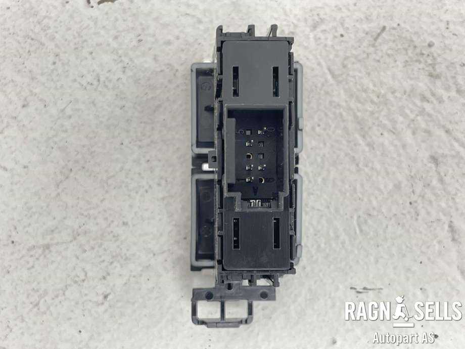 Bryter (ESP - Electronic Stability Program) til VW Golf VII 2012-2017 (Fase 1)  (517 927 137|03498301102|)