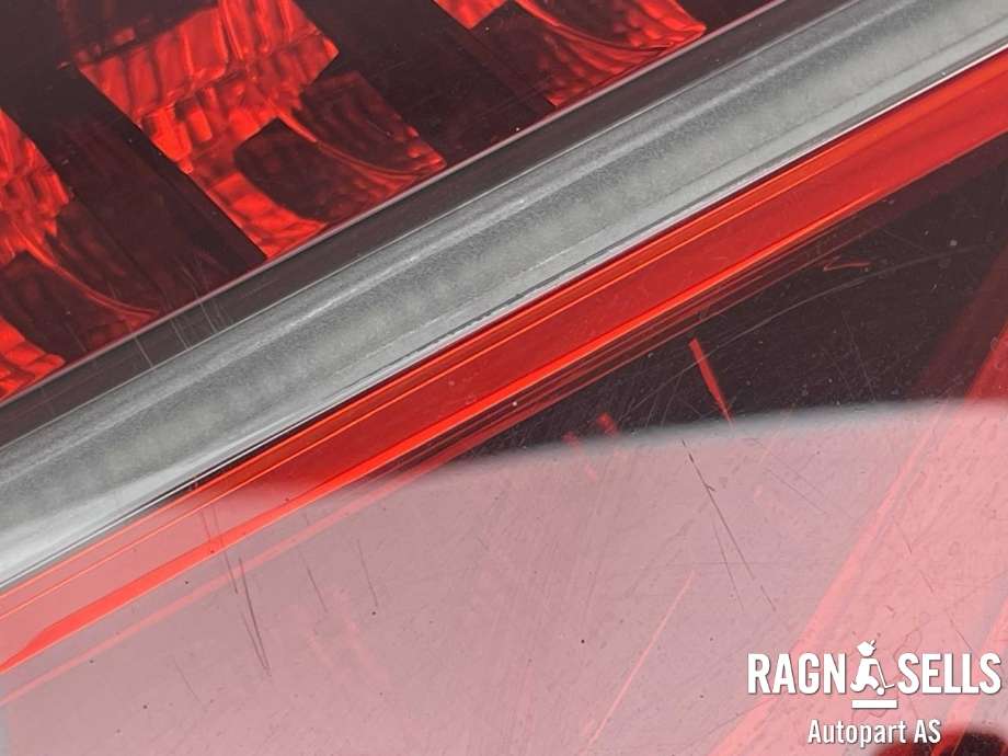 Baklykt venstre indre til Jaguar I-PACE 2018-->> (T4K1832|J9D313A421AB|)