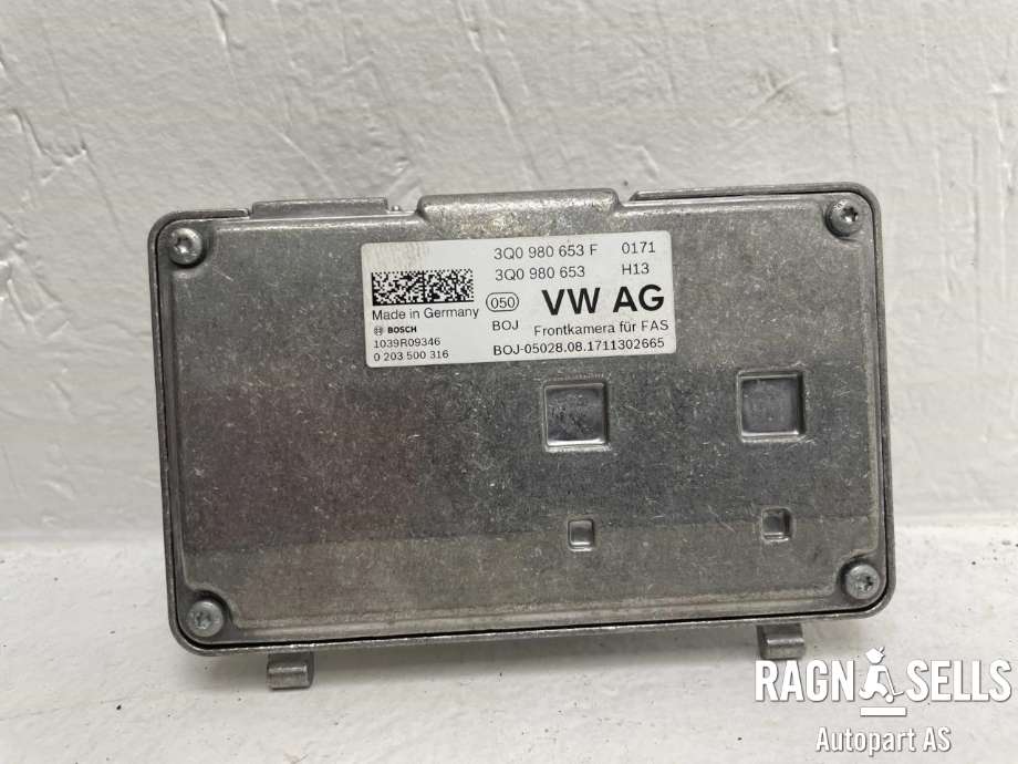 Parkeringskamera bak til VW Passat 2015-2019 (Fase 1) (B8) (B8) (BOSCH|3Q0980653F|3Q0980653|0203500316)