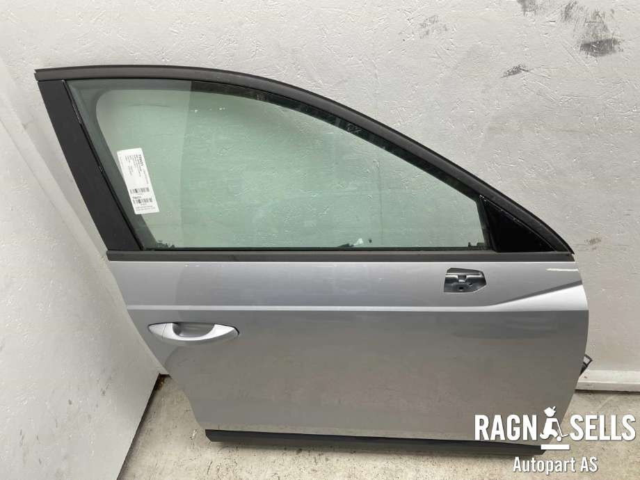 Dør høyre foran til Audi Q3 2019-->> (Type II)  (83A 831 052 D|)