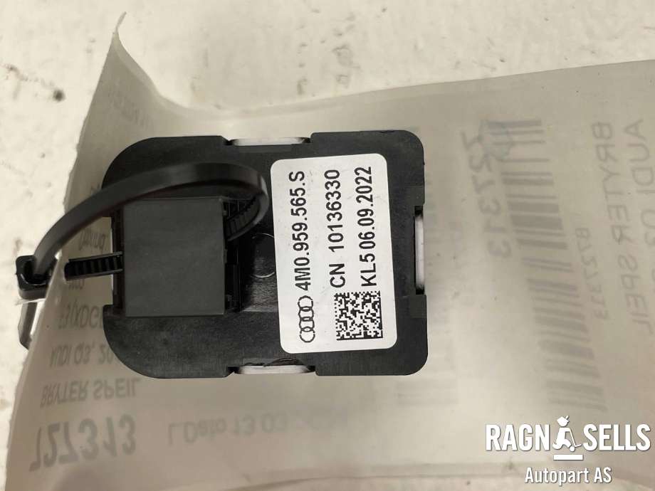 Bryter speil til Audi Q3 2019-->> (Type II) (4M0 959 565 S|10136330|)