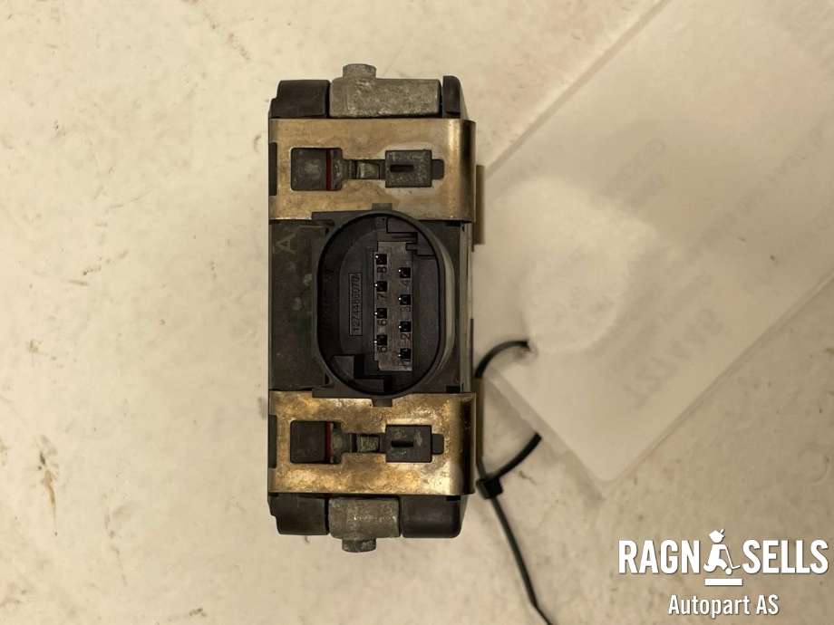 Sensor radar til VW Passat 2015-2019 (Fase 1) (B8) (B8) (BOSCH|3Q0 907 561 C|0203300670|3Q0907572B)