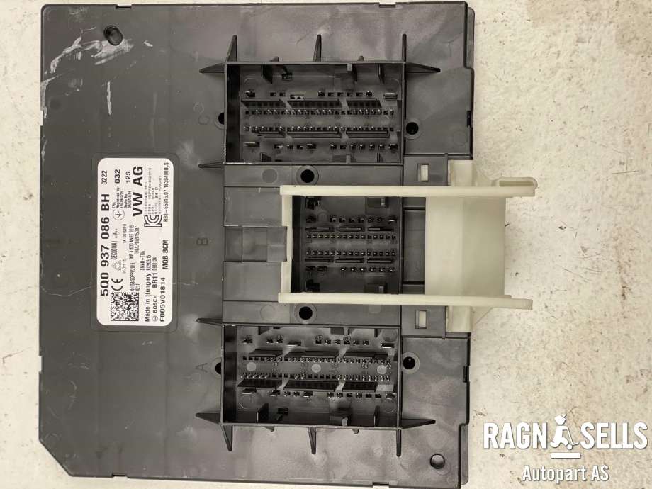 Styreenhet comfort (BCM) til VW Passat 2015-2019 (Fase 1) (B8) (B8) (BOSCH|5Q0 937 086 BH|F005V01814|)