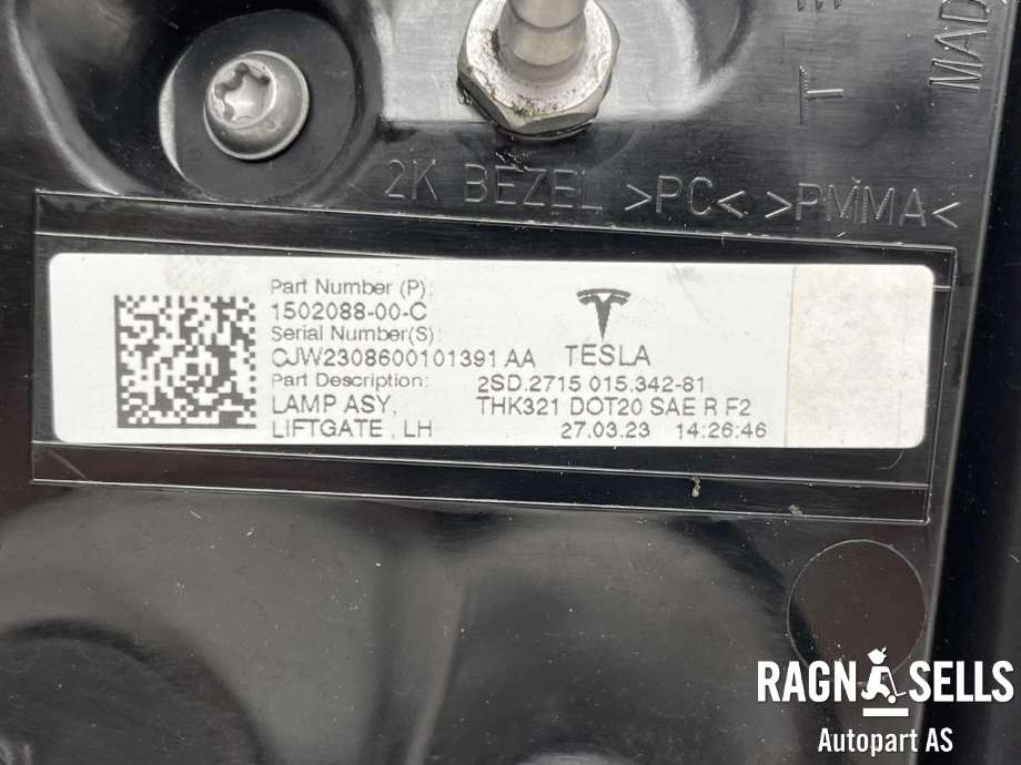Baklykt venstre indre til Tesla Model Y 2021-2024 (Type I) (1502088-00-B|1502088-00-C|)