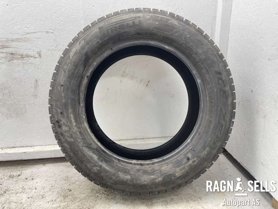 Dekk vinter piggfri til Mercedes GLK 2008-2015 (X204) (X204) (PIRELLI|235/60R17|)