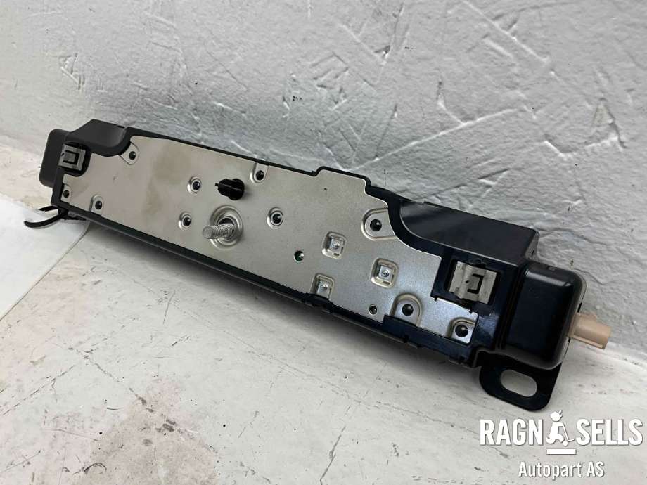 Antenne til Tesla Model Y 2021-2024 (Type I) (1585601-00-E|ED422355002310|)