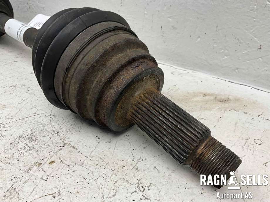 Drivaksel høyre foran, diesel/automat til BMW X5 2007-2013 (E70) (E70) (31 60 7 545 126|)