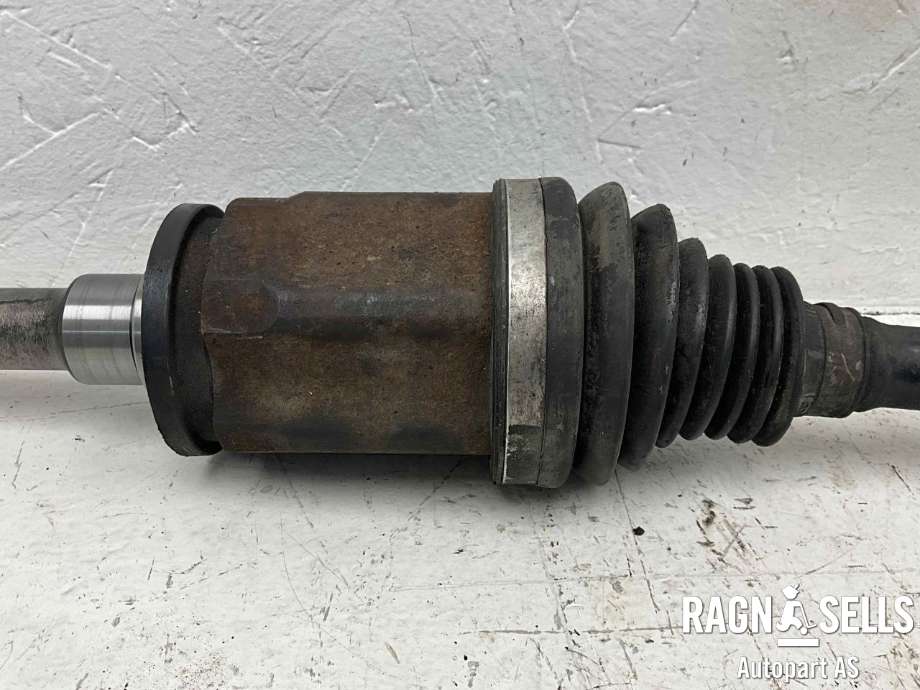 Drivaksel høyre foran, diesel/automat til BMW X5 2007-2013 (E70) (E70) (31 60 7 545 126|)