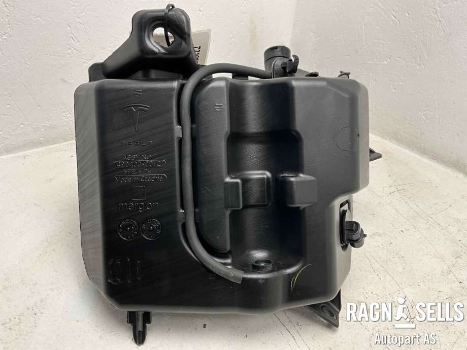 Spylertank til Tesla Model Y 2021-2024 (Type I) (1490400-00-C|DMV23083215932|)