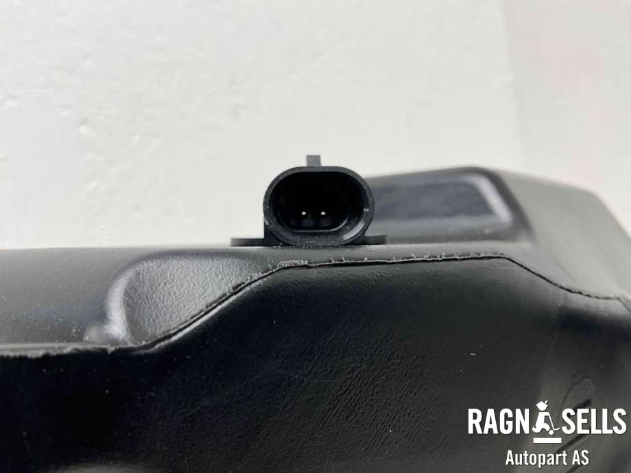 Spylertank til Tesla Model Y 2021-2024 (Type I) (1490400-00-C|DMV23083215932|)