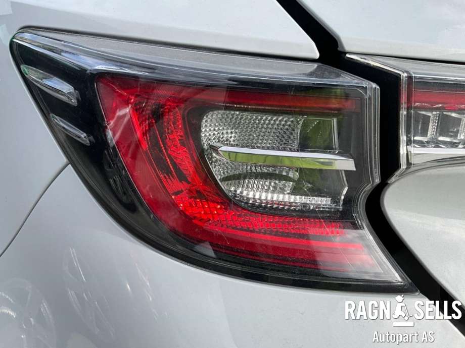 Baklykt venstre ytre til Toyota Corolla 2019-->> (8156102C40|)
