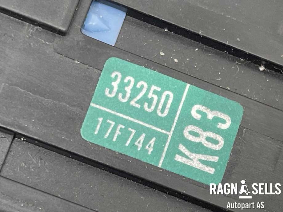 Bryter blink til Toyota RAV4 2016-2019 (Type IV, Fase 2)  (8414033250|)