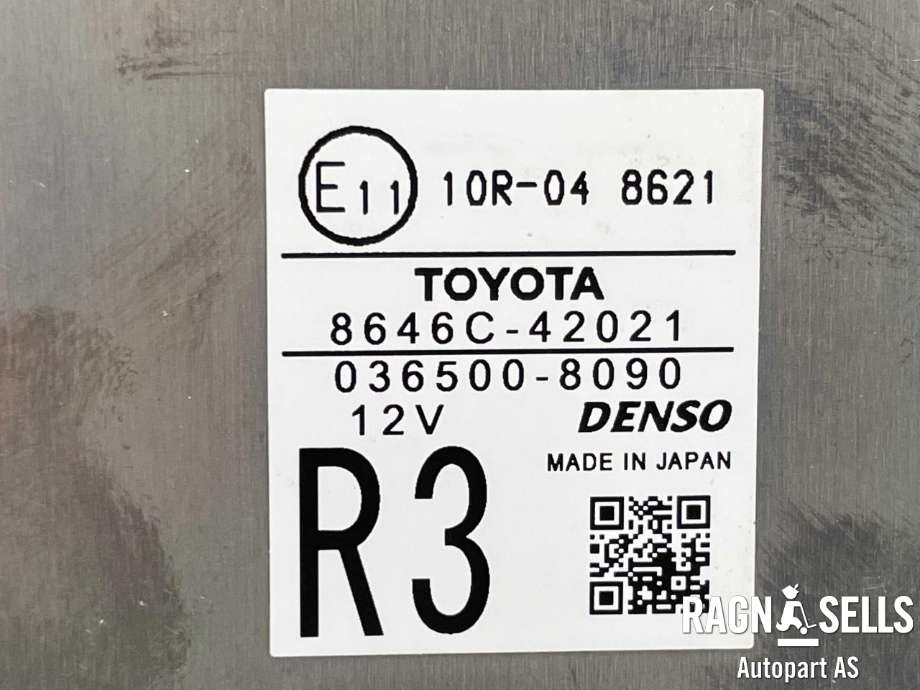 Parkeringskamera foran til Toyota RAV4 2016-2019 (Type IV, Fase 2)  (DENSO|8646C42021|0365008090)