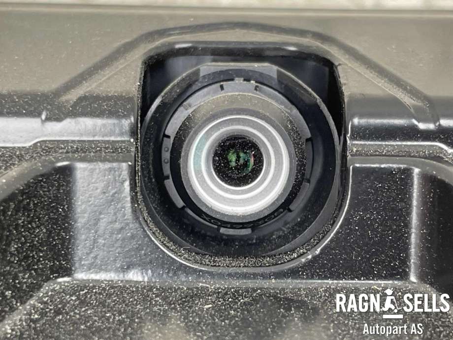 Parkeringskamera foran til Toyota RAV4 2016-2019 (Type IV, Fase 2)  (DENSO|8646C42021|0365008090)