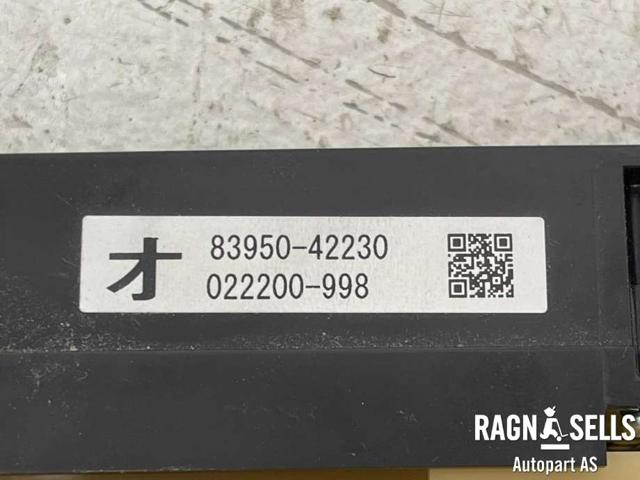 Bryter nødblink til Toyota RAV4 2016-2019 (Type IV, Fase 2)  (83950-42230|022200-998|)