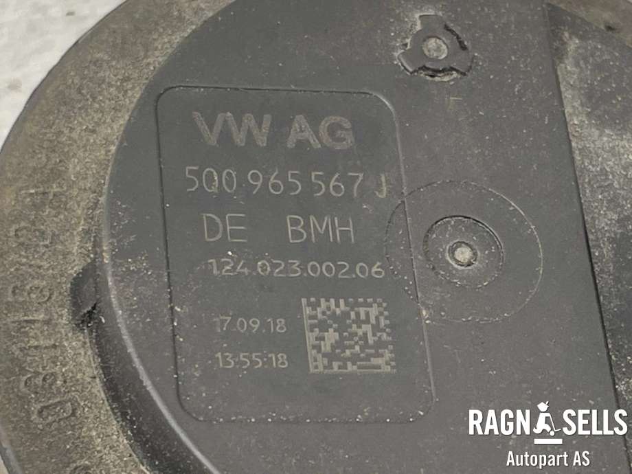 Vannpumpe elektrisk til VW Tiguan 2016-2020 (Type II, Fase 1)  (BOSCH|5Q0 965 561 B|5Q0965567J|)