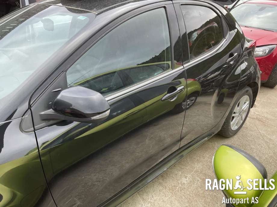 Dør venstre foran til Mazda 2 2020-->> (Type III, Fase 2) (N/A|)