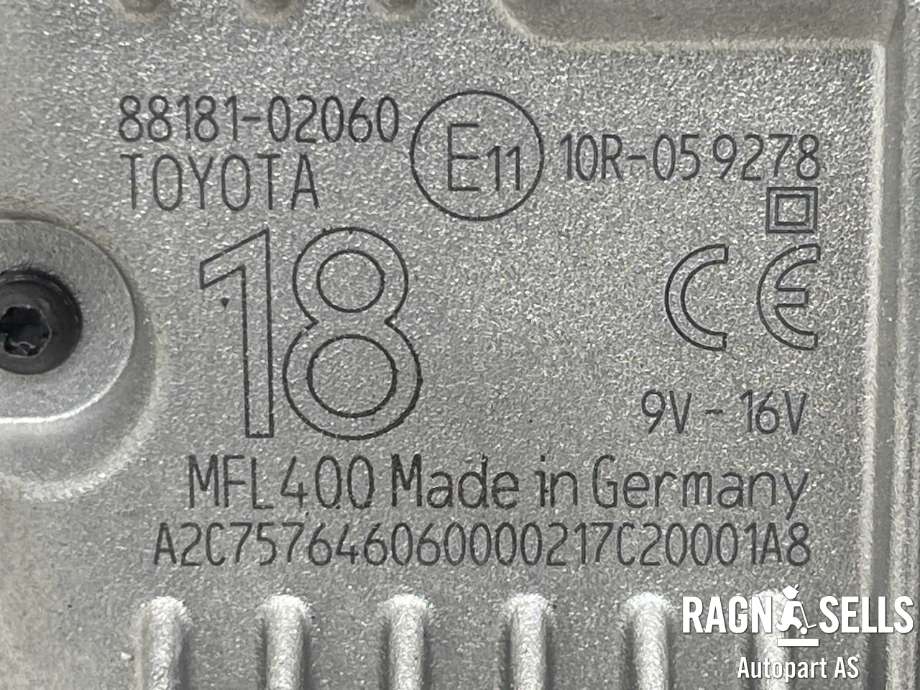 Parkeringskamera foran til Toyota Auris 2015-2019 (Type II, Fase 2)  (8818102060|)