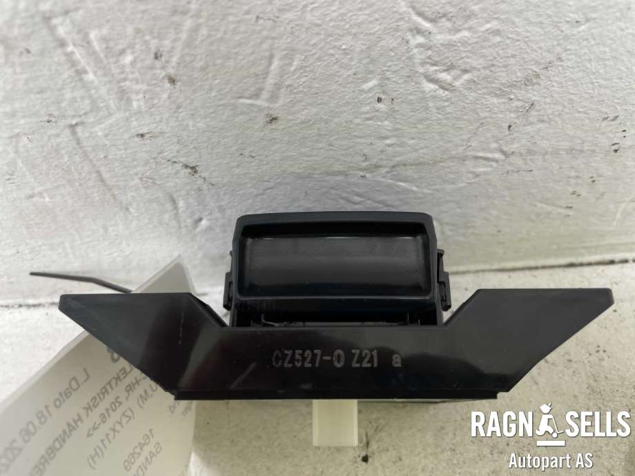 Bryter elektrisk håndbrekk/parkbrems til Toyota C-HR 2016-->>  (84390F4350|)
