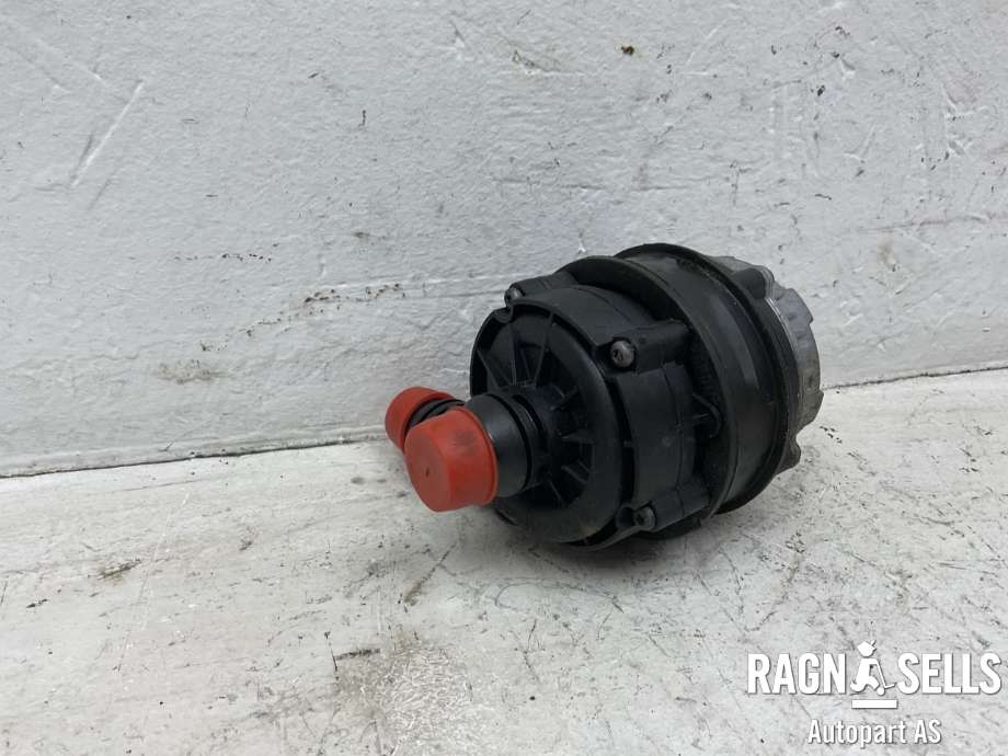 Vannpumpe elektrisk til Mercedes B-Klasse, electric drive 2014-2018 (W242) (W242) (BOSCH|A 000 500 26 86|0392024050|)