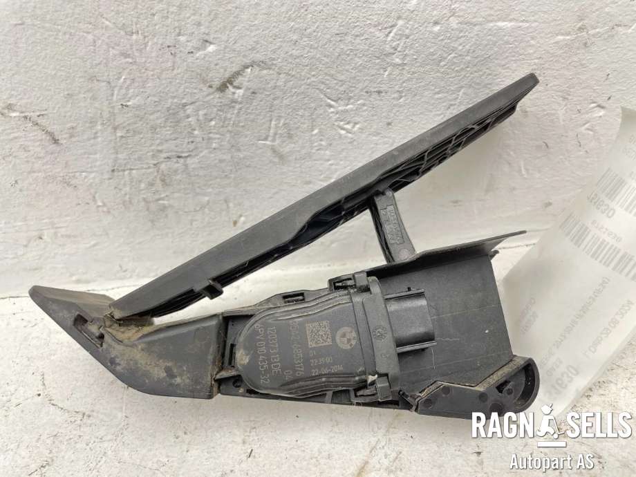 Pedal gass til BMW 3-Serie 2012-2018 (F30/F31/F34) (F30/F31/F34) (35 40 6 889 819|35 42 6 853 176|6PV01043532)