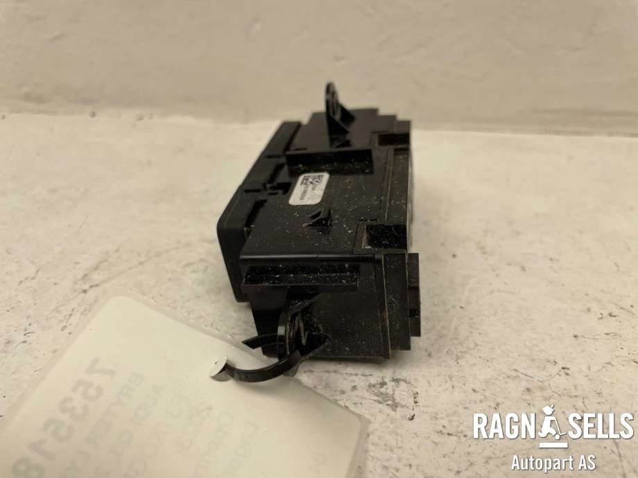 Bryter lys til Audi Q3 2019-->> (Type II) (4K1 941 501 M|)